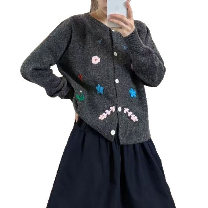 Dame cardigan avec broderies florales Chic und Stil