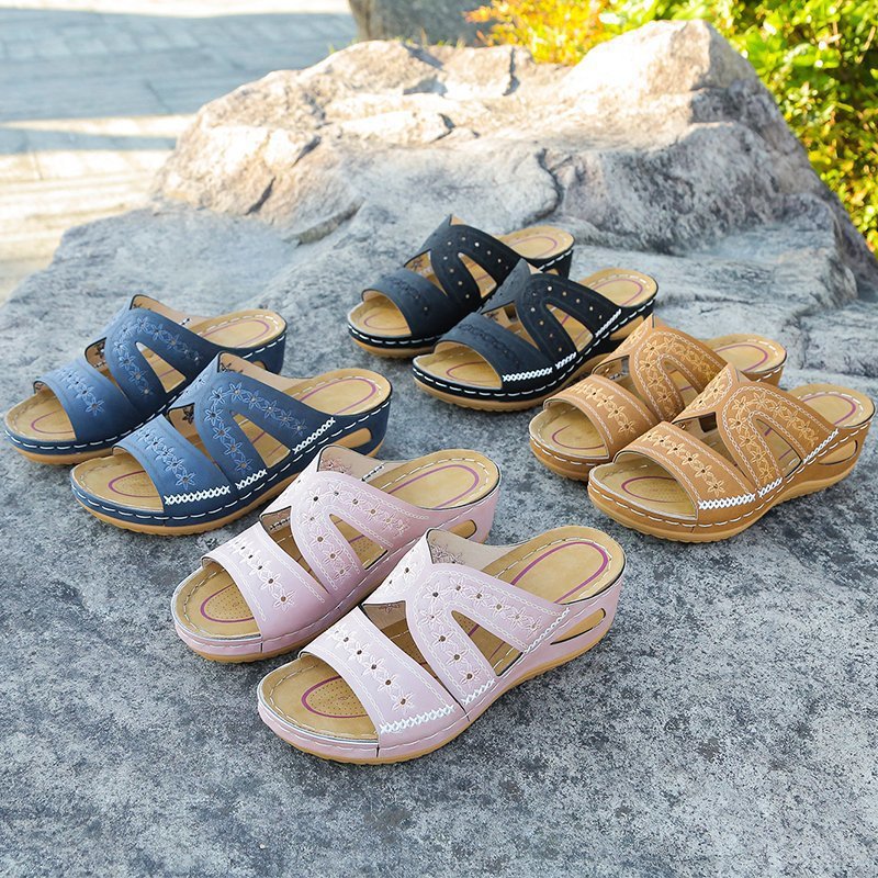 Sandales à brides confortables pour femmes avec design floral et ouvertures adjacentes Chic und Stil