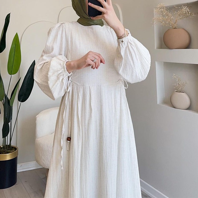 Robe maxi pour femmes avec un design plissé élégant et des manches bouffantes longues Chic und Stil