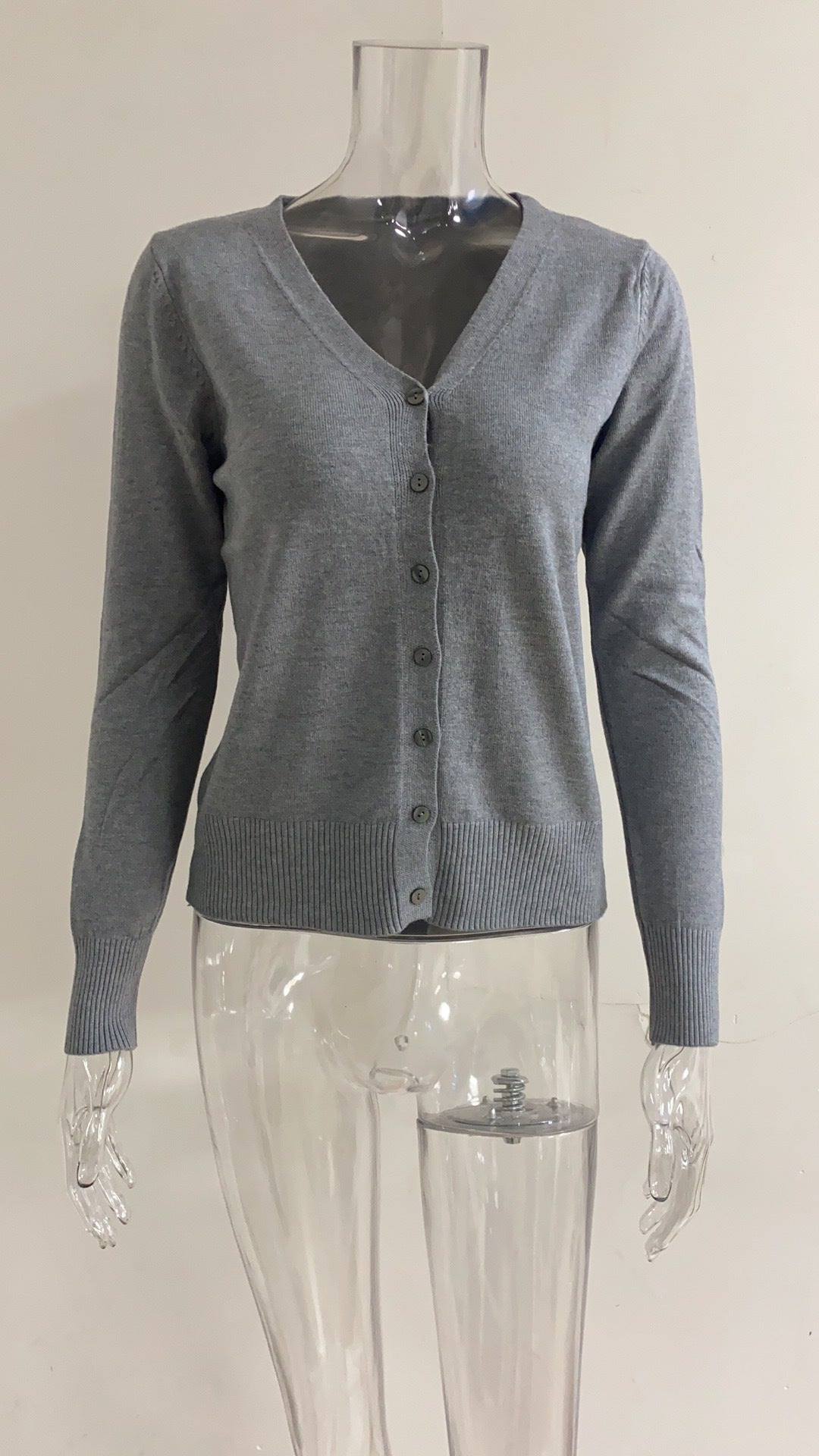 Cardigan pour dames avec des devant boutonnables et décolleté en V Chic und Stil