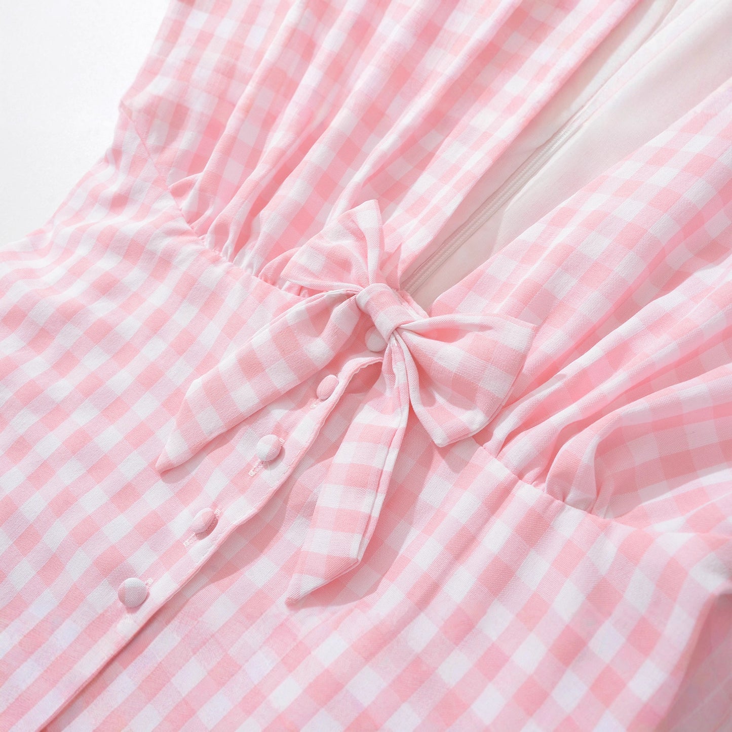 Robe à carreaux pour femmes avec une ceinture de taille ludique et des détails froncés Chic und Stil