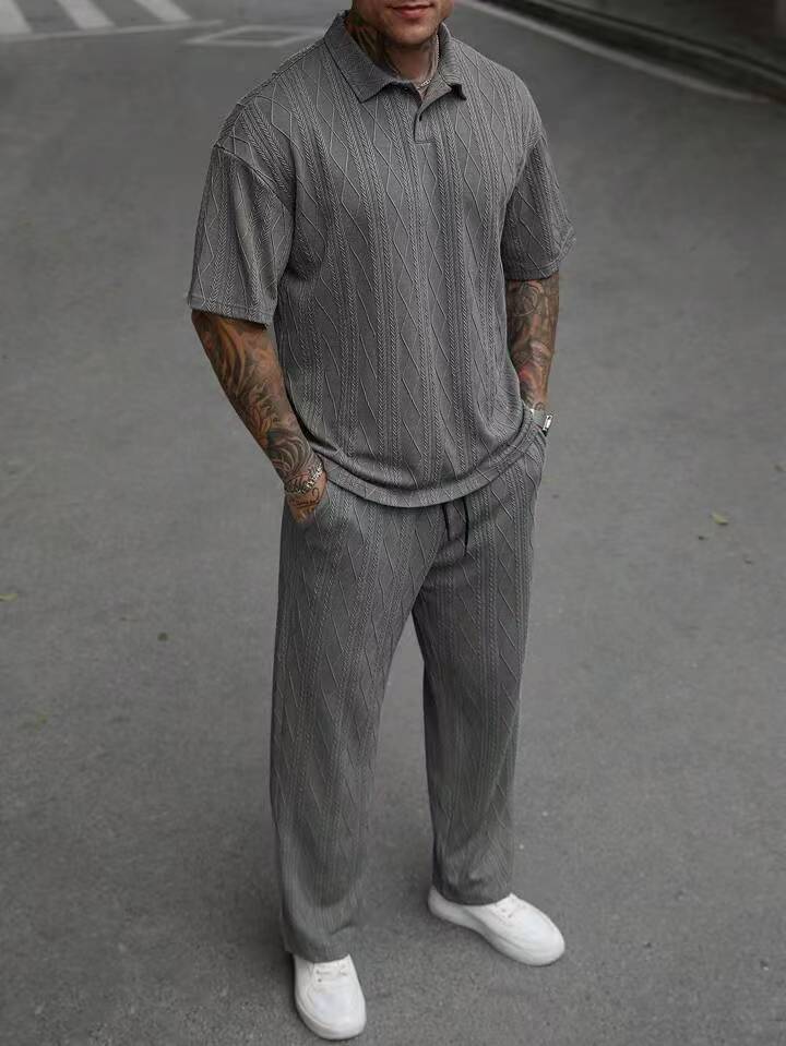 Hommes Ensemble polo en tricot câblé confortable et pantalon Chic und Stil