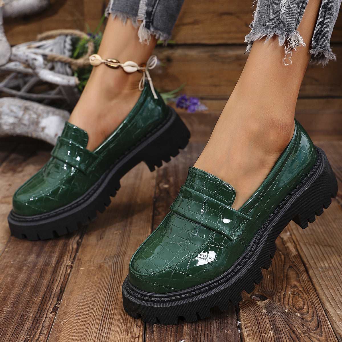 Mocassins pour femmes avec un design croco moderne et un profil robuste Chic und Stil