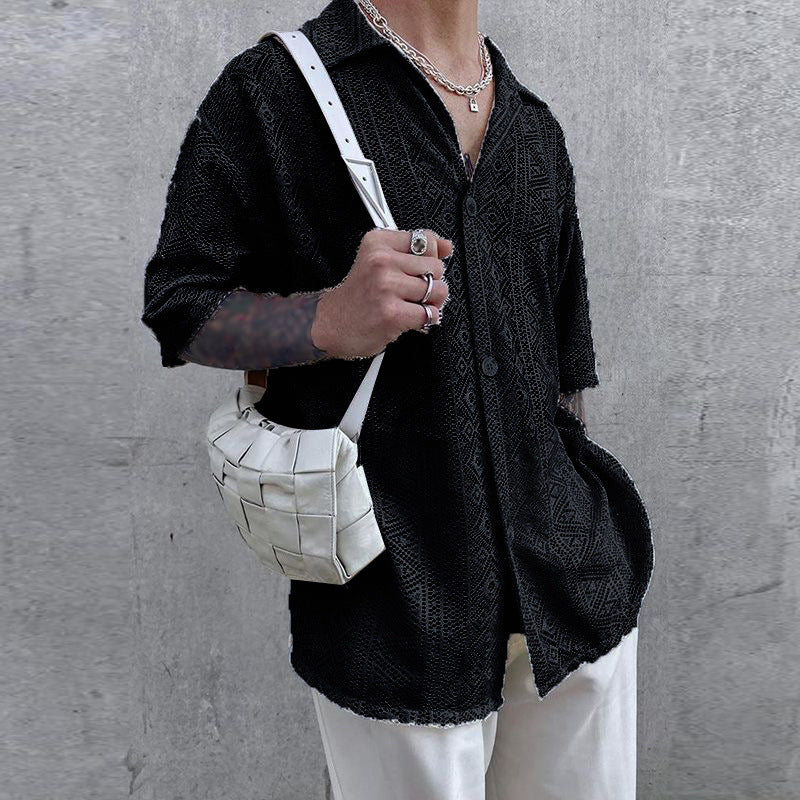 Chemise à manches courtes pour hommes avec motif texturé et patte de boutonnage Chic und Stil