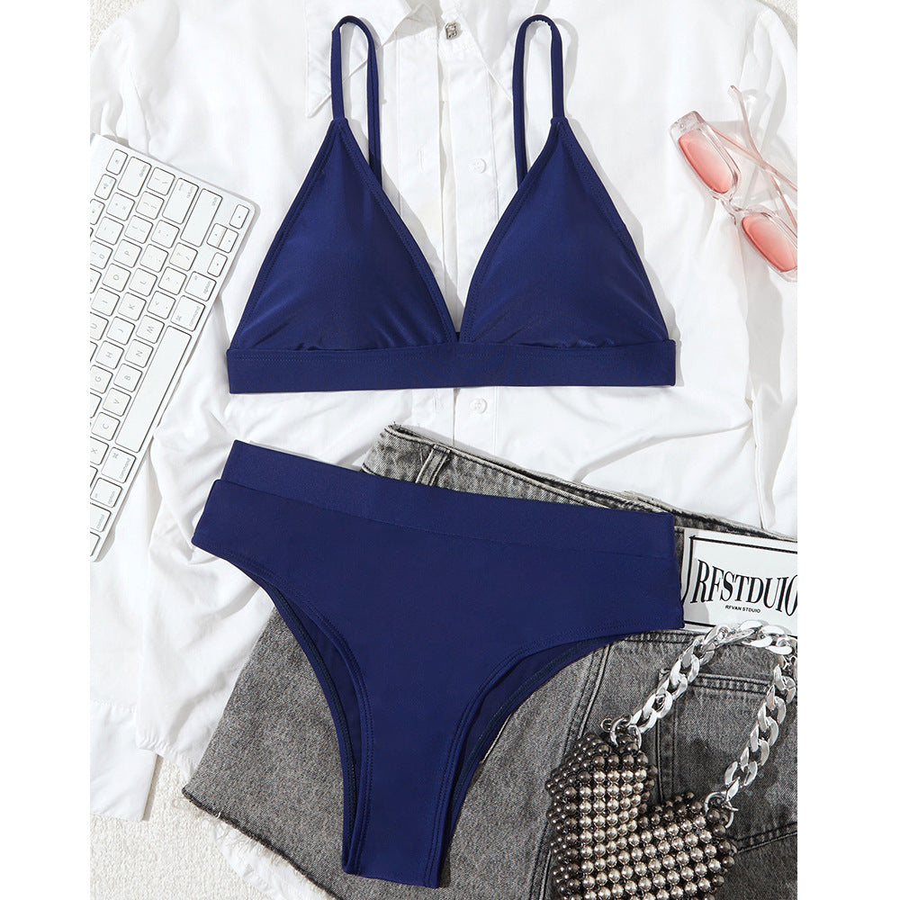 Bikini triangle femme avec un design de volants décoratifs et des liens ajustables Chic und Stil