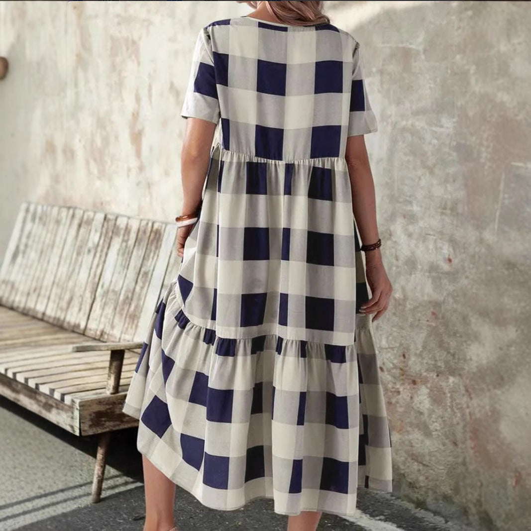 Robe longue à manches longues pour femmes avec un motif à carreaux à la mode et une coupe fluide Chic und Stil