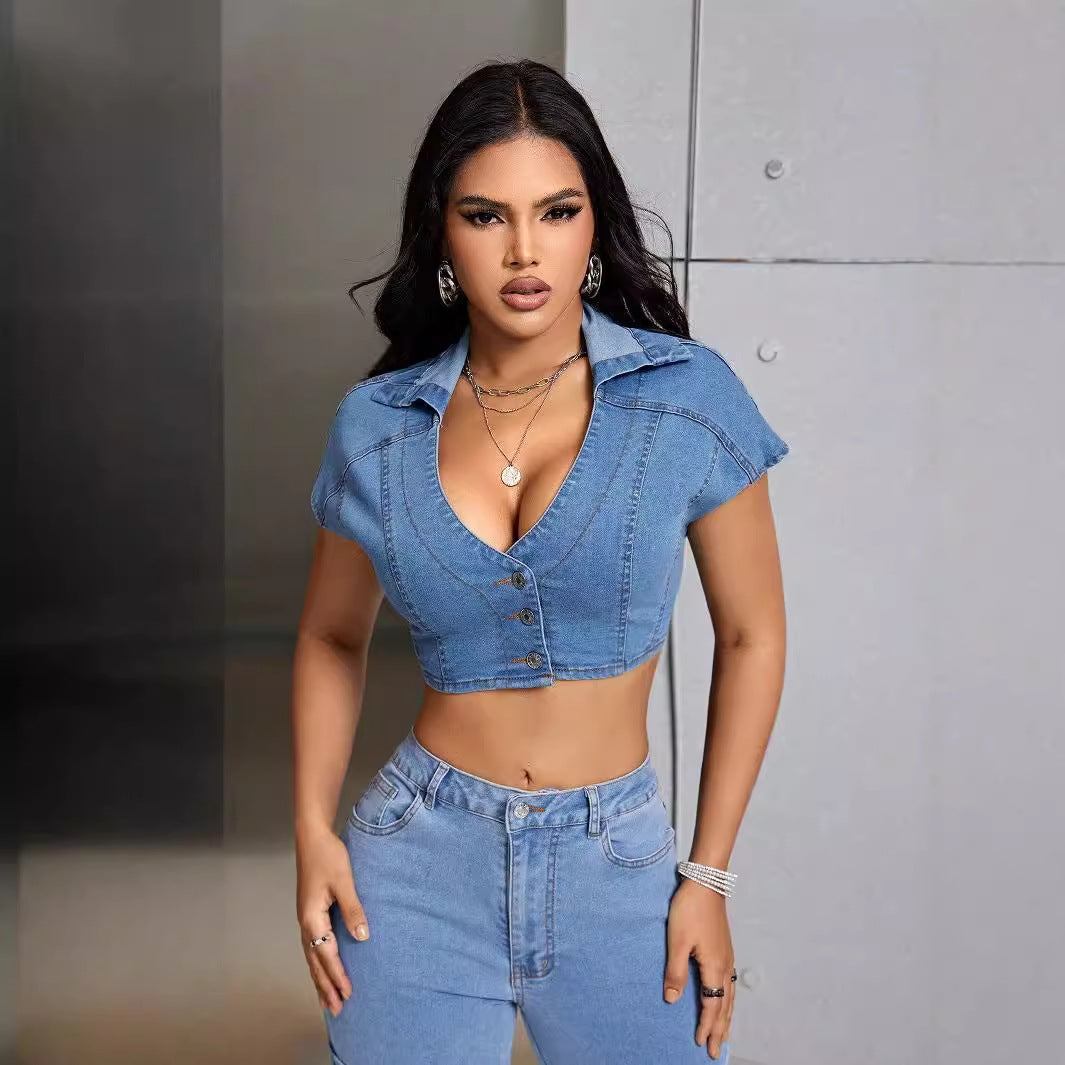 Blouse cropped pour femmes en denim avec détails de boutons et manches courtes Chic und Stil