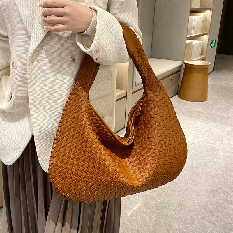 Chic and Style | Elegant Leather Shoulder Bag