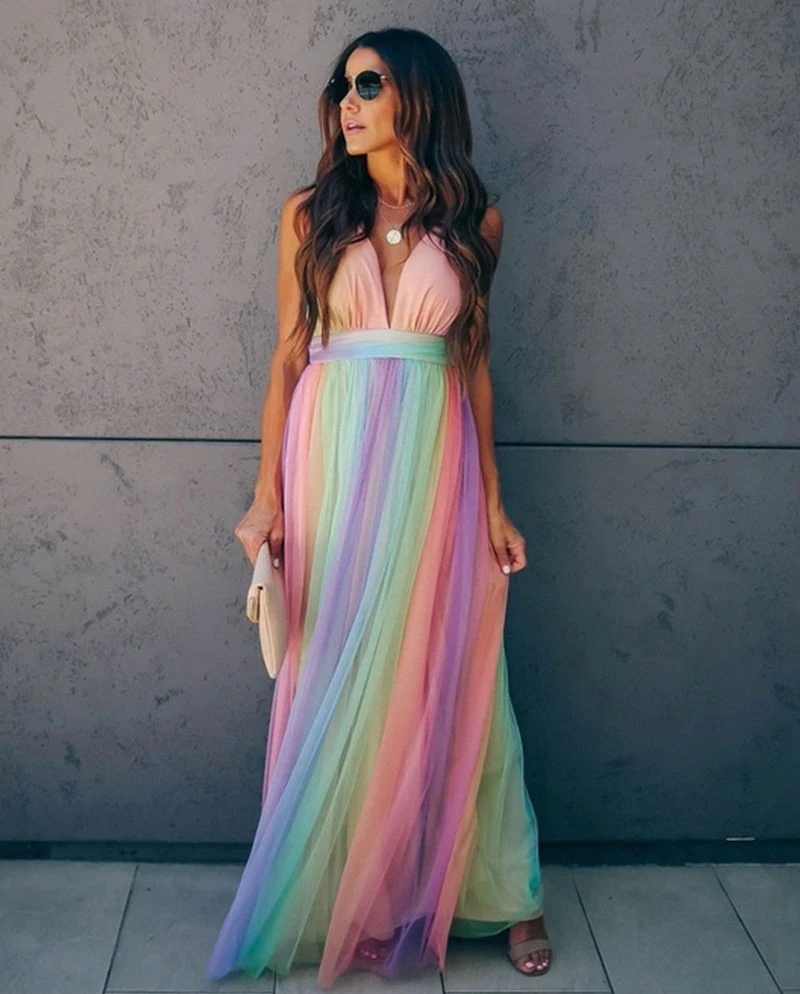 Chic und Stil | Vibrant Rainbow Dress for a Striking Style