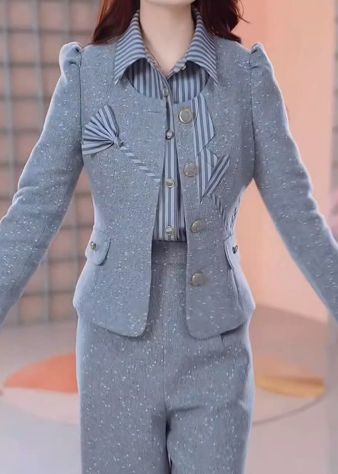 Chic und Stil | Gray patchwork coats, shirts and pants, three-piece set