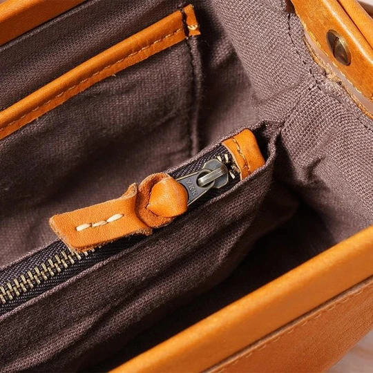Chic and Style | Handmade retro bag made of genuine leather