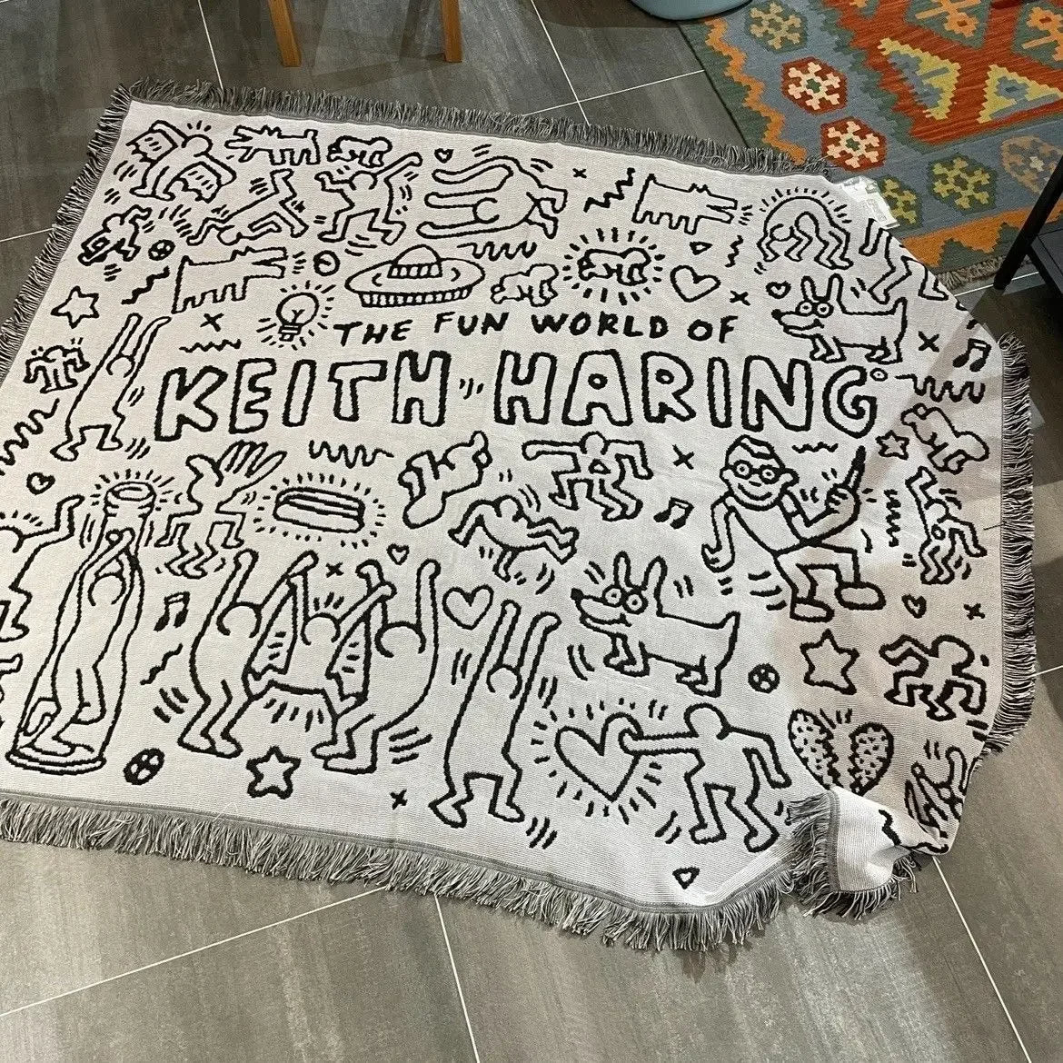 Chic and Stil | Keith Haring Blanket Puzzle
