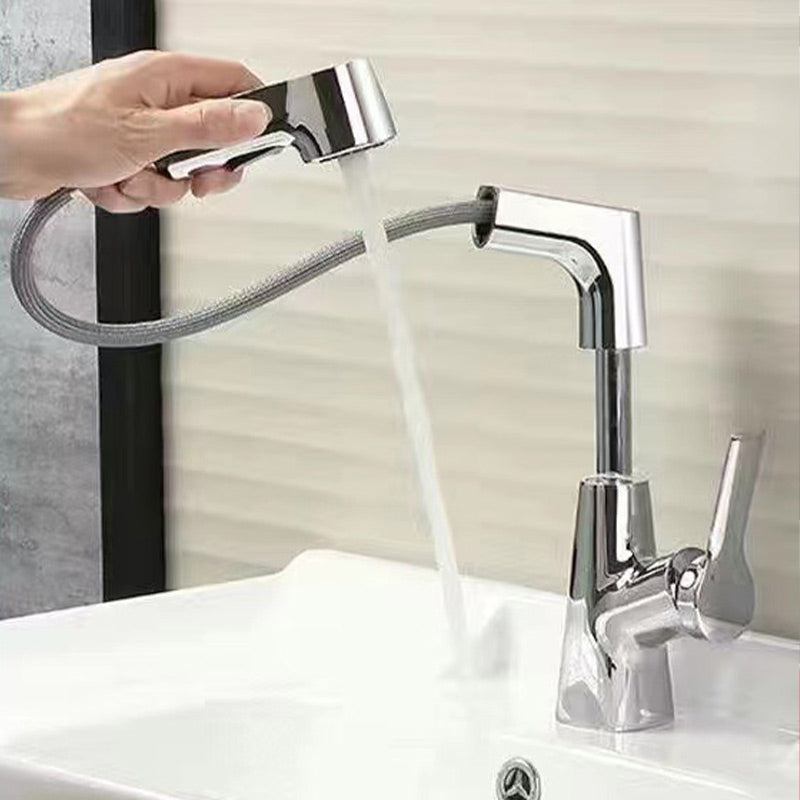 Chic and Style | 1-hole bathroom faucet with pull-out spray