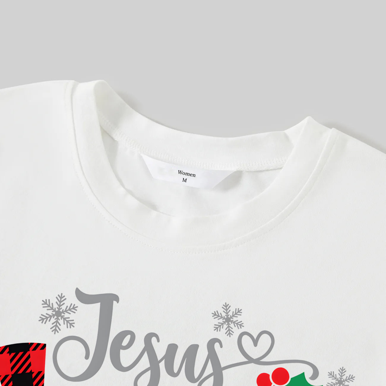 Chic und Stil | Christmas "Jesus is the reason for the season" letter print patterned white long sleeve with white & red & green checkered pants family matching pajamas