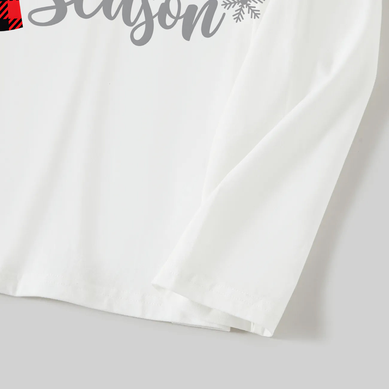 Chic und Stil | Christmas "Jesus is the reason for the season" letter print patterned white long sleeve with white & red & green checkered pants family matching pajamas