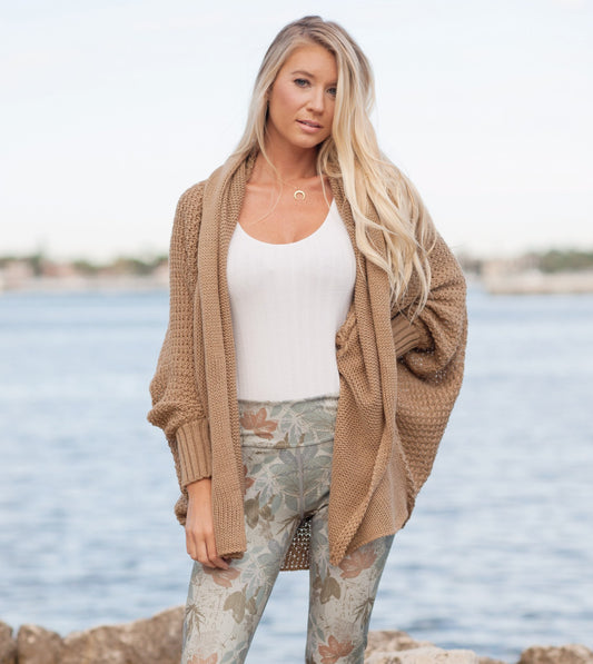 Cardigan oversize pour femmes en tricot avec structure côtelée et coupe décontractée Chic und Stil