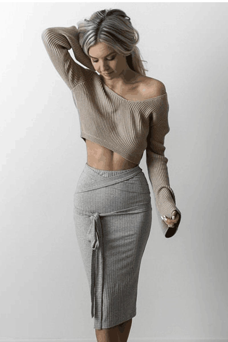 Pull élégant pour femmes, cropped, avec décolleté profond et jupe ajustée Chic und Stil