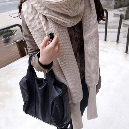 Stylish knitted scarf for women with innovative design Chic and Style