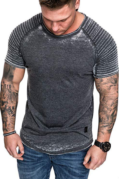 T-shirt de sport pour hommes avec un design d'épaule texturé Chic und Stil