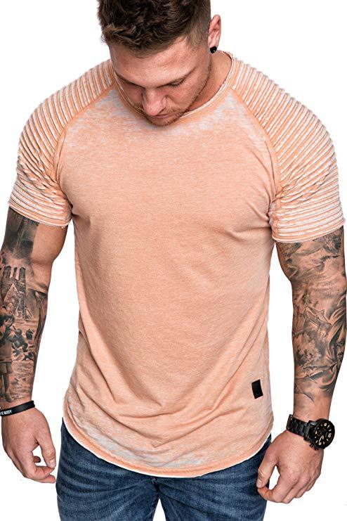 T-shirt de sport pour hommes avec un design d'épaule texturé Chic und Stil