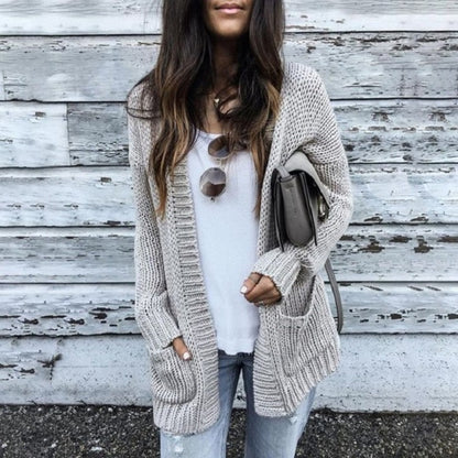 Cardigan en tricot épais pour femmes avec une coupe décontractée et des poches pratiques Chic und Stil