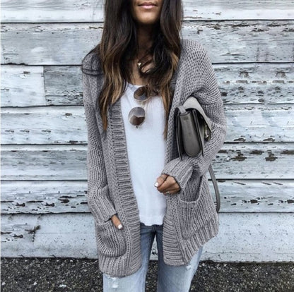 Cardigan en tricot épais pour femmes avec une coupe décontractée et des poches pratiques Chic und Stil