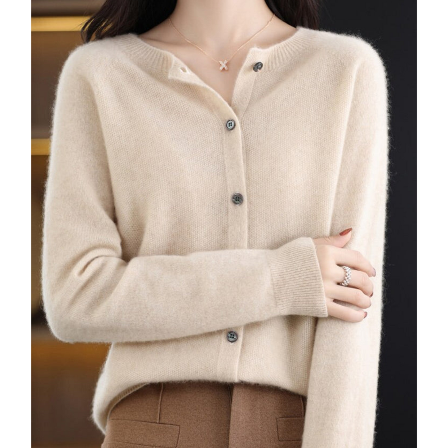 Chic und Stil | Women's Cardigan with O-Neck Made of 100% Pure Merino Wool, Cashmere Sweater