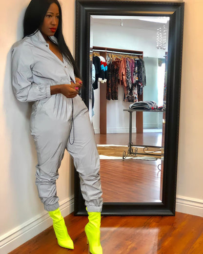 Casual sports set for women with cropped jacket and elastic pants Chic and Style