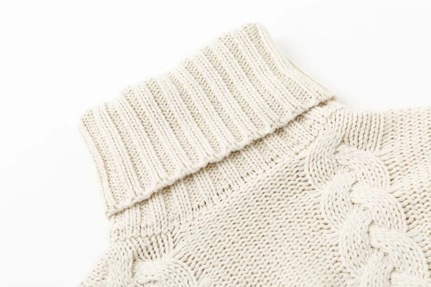 Pull en grosse maille pour dames avec col haut et motif torsadé féminin Chic und Stil