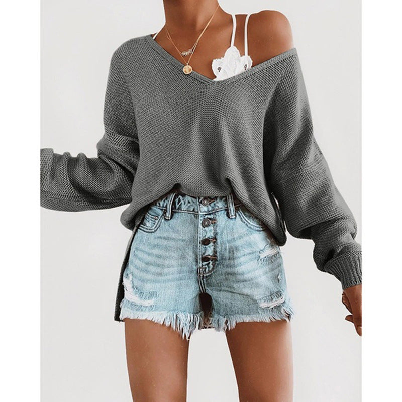 Casual pullover for women with deep V-neck and raglan sleeves Chic und Stil