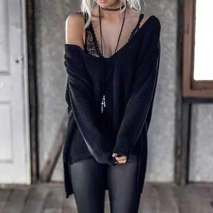 Chunky knit pullover for women with a deep V-neck and wide sleeves Chic und Stil