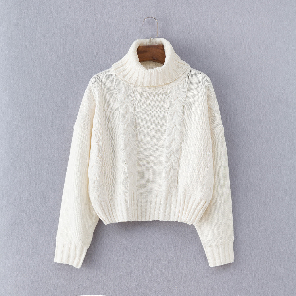 Pull en tricot épais pour femmes avec col haut et motif en torsades Chic und Still