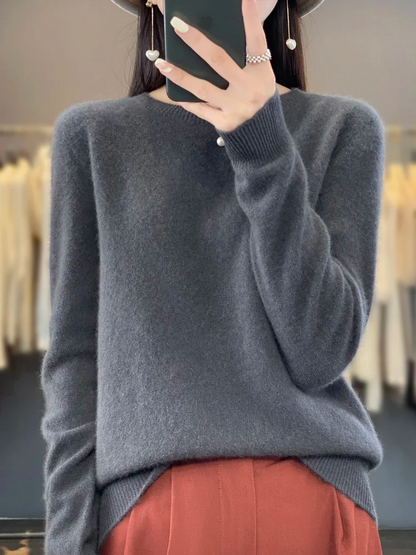 Chic und Stil | Women's Cashmere Sweater Round Neck Soft Elegant Knit Sweater