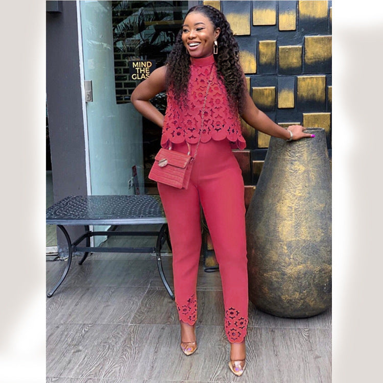 Combinaison pour femmes avec top en dentelle et pantalon cintré Chic und Stil