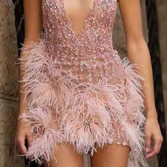 Chic und Stil | Women's Glamorous Sequin Dress with Feather Applications