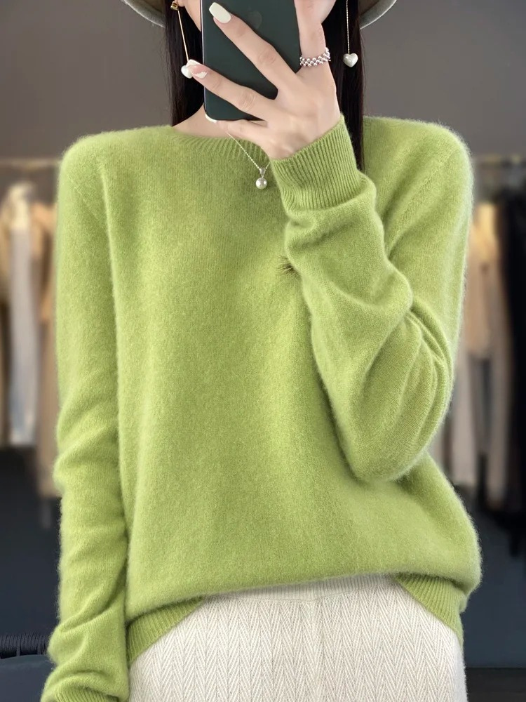 Chic und Stil | Women's Cashmere Sweater Round Neck Soft Elegant Knit Sweater