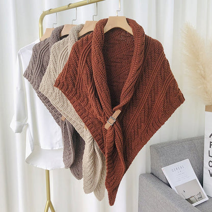 Chic und Stil | Écharpe en tricot triangle avec boucle en cuir