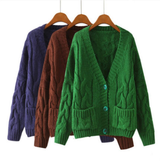 Cardigan femme en grosse maille avec poches décoratives et décoration de boutons Chic und Stil