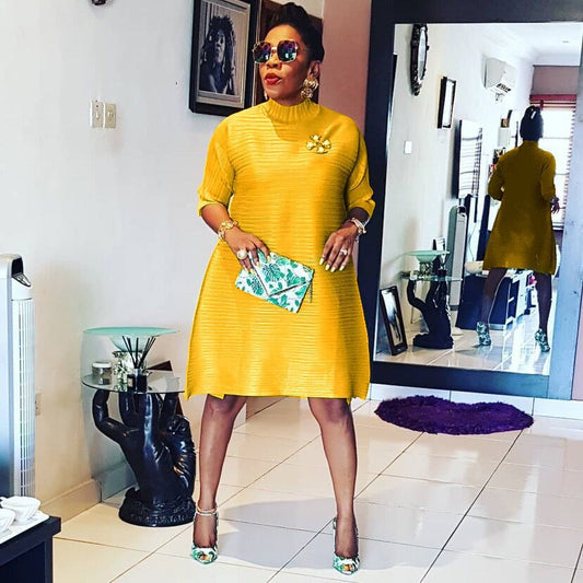 Robe de loisir pour femmes au design décontracté avec col haut et poche à motif Chic und Stil