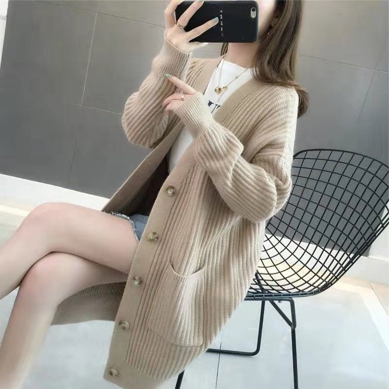 Dames Gros Tricot Cardigan avec décolleté en V profond et élégants détails de boutons Chic und Stil