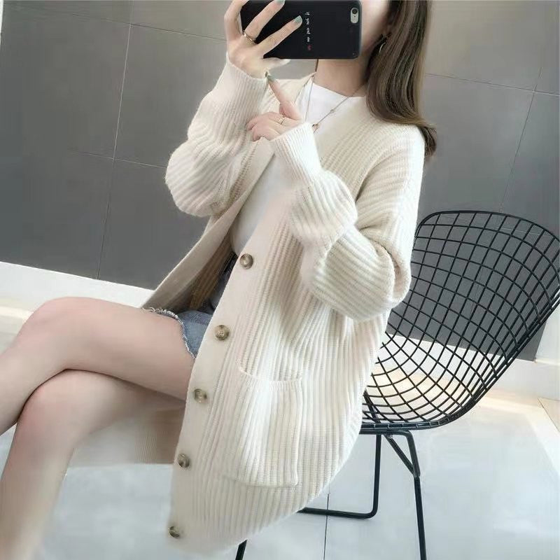 Dames Gros Tricot Cardigan avec décolleté en V profond et élégants détails de boutons Chic und Stil