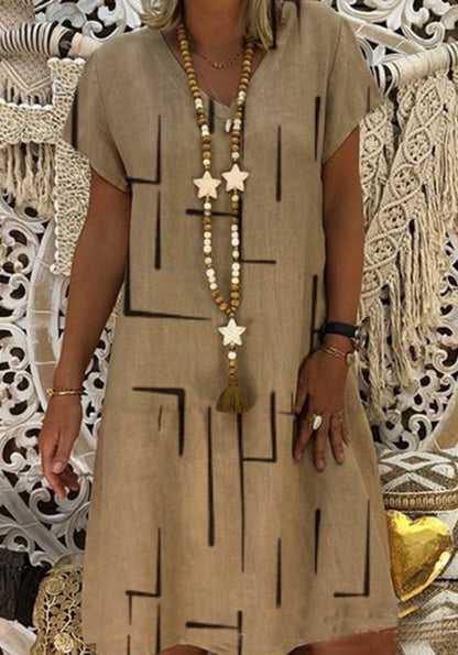 Robe tunique confortable pour femmes avec des motifs graphiques modernes Chic und Stil