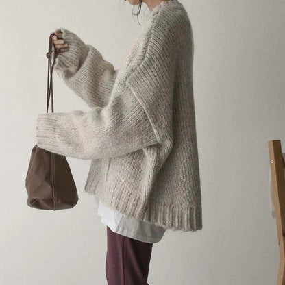Chic and Style | Comfortable oversized pullover with pocket