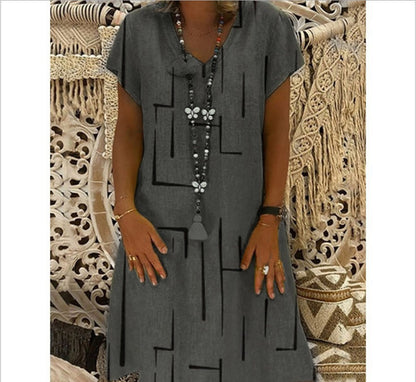 Robe tunique confortable pour femmes avec des motifs graphiques modernes Chic und Stil
