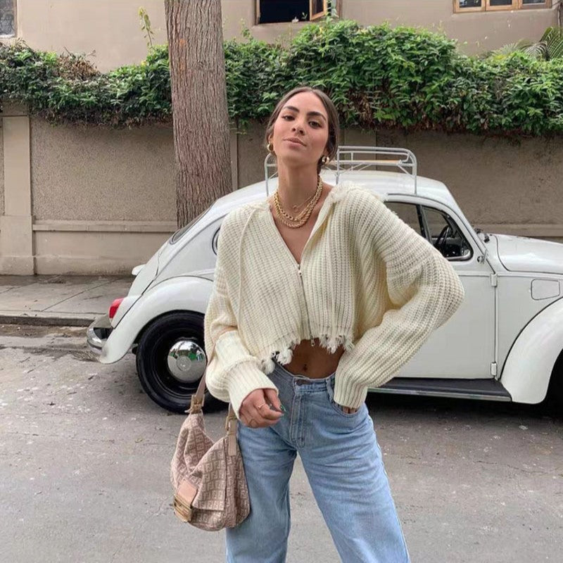 Dames Grand pull à capuche en tricot avec fermeture éclair et franges Chic und Stil