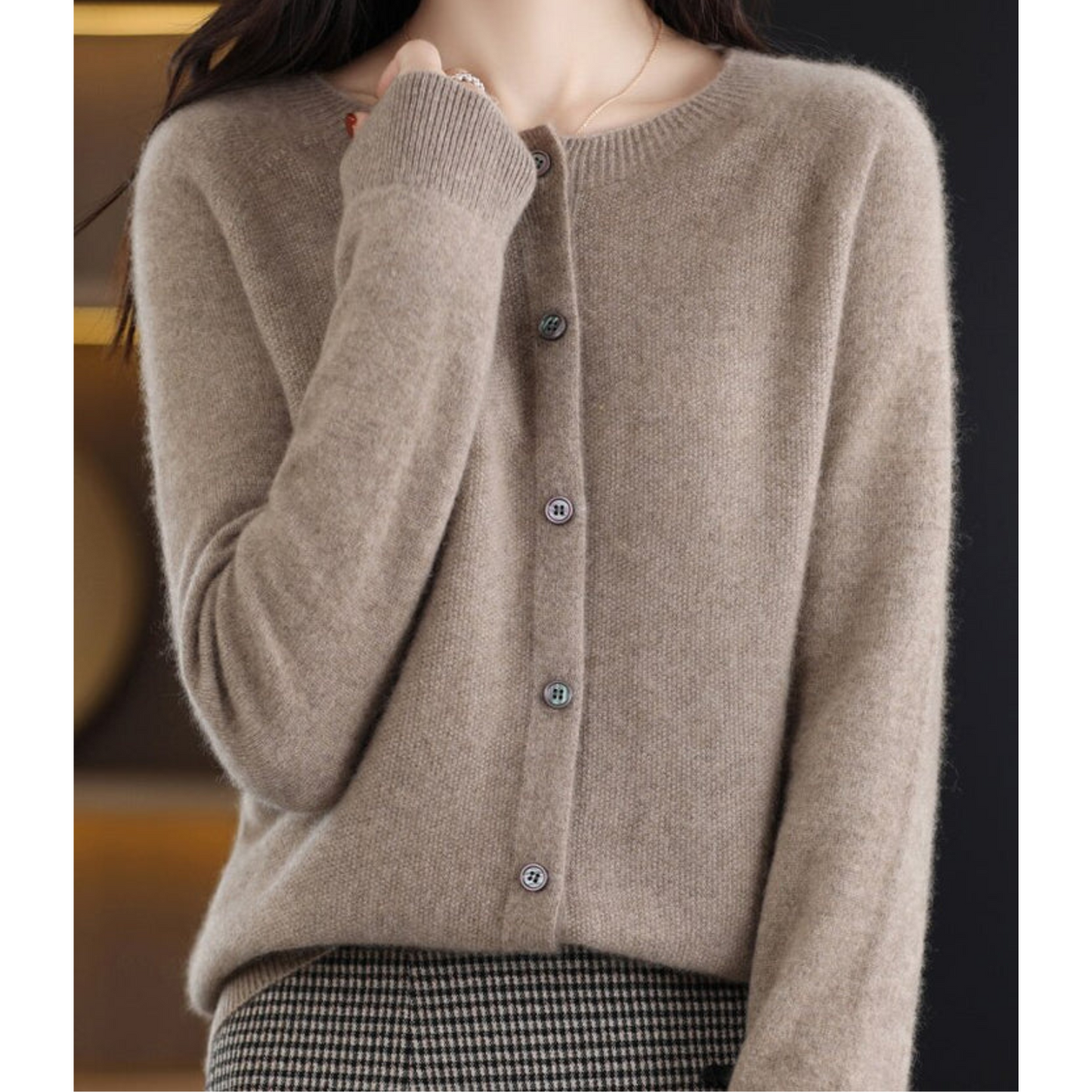 Chic und Stil | Women's Cardigan with O-Neck Made of 100% Pure Merino Wool, Cashmere Sweater
