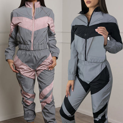 Ladies sports tracksuit with contrasting color accents and a sporty cut Chic and Style