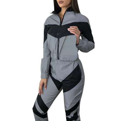 Ladies sports tracksuit with contrasting color accents and a sporty cut Chic and Style
