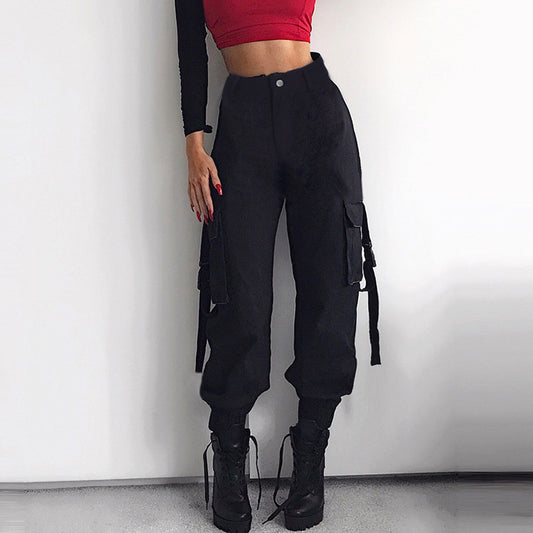 Women’s cargo pants with elastic waist and practical side pockets Chic and Style