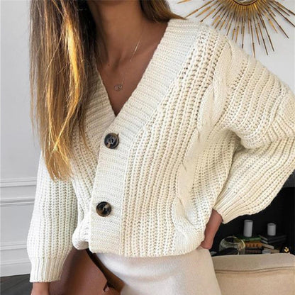 Cardigan en grosse maille pour femmes avec un motif torsadé à la mode et de grands boutons Chic und Still